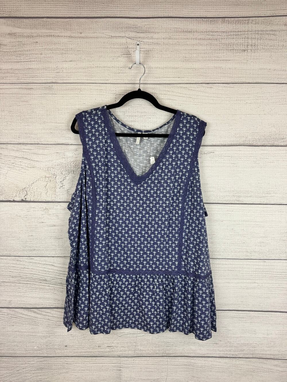 Cato Plus Size Blue Floral Sleeveless Summer V-Neck Blouse Size 26/28W